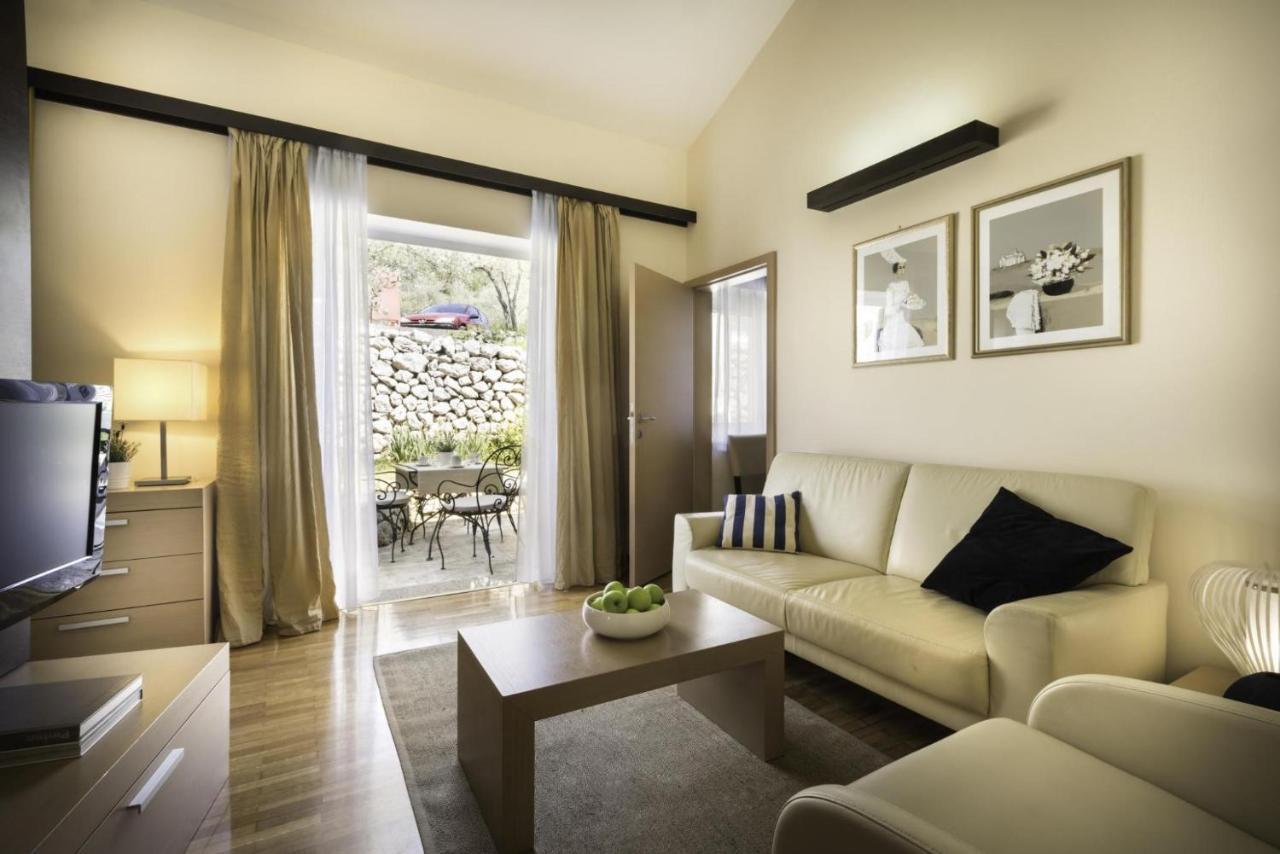 Apartment Aci Marina Cres Exterior foto