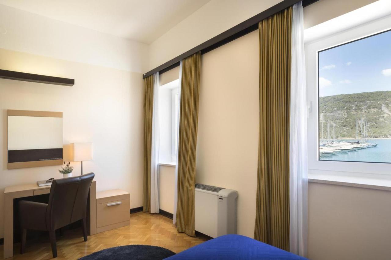 Apartment Aci Marina Cres Exterior foto